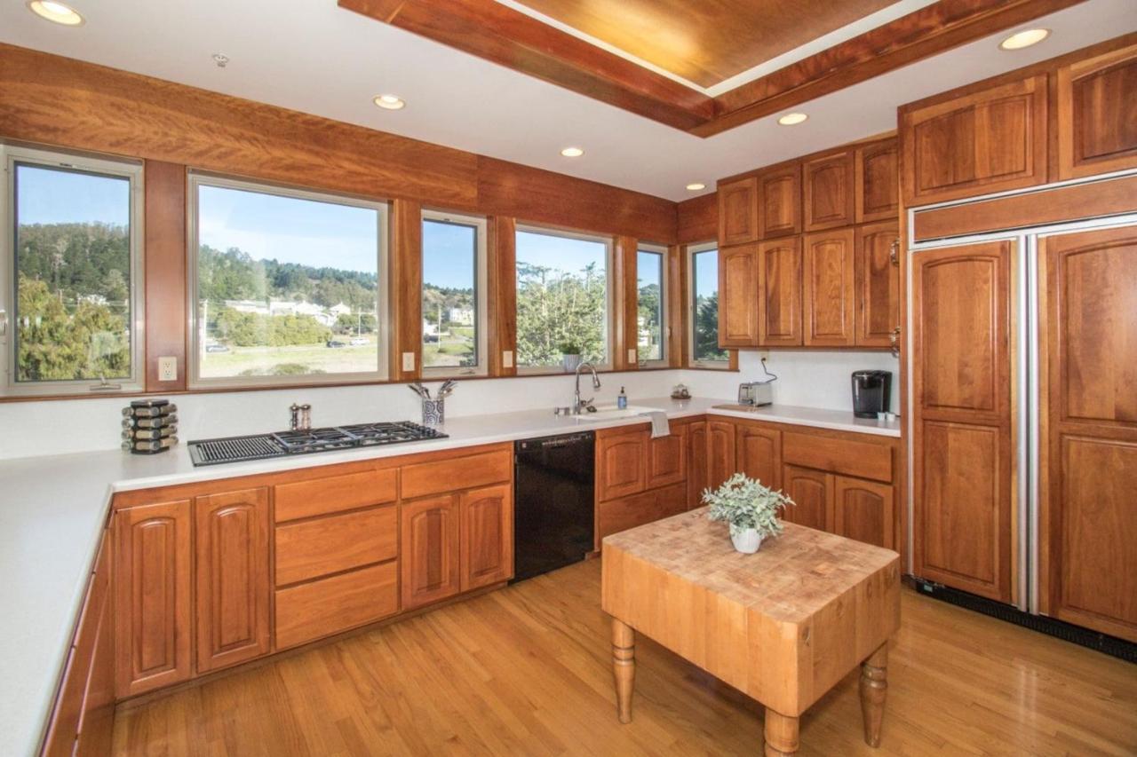 Miramar Beach Home Walk To Beach Trails Restaurants Family Activities Half Moon Bay Eksteriør bilde